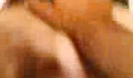 Schöne junge Schönheit in sexy Dessous und deutschsprachige sexfilme haarigem Badeanzug