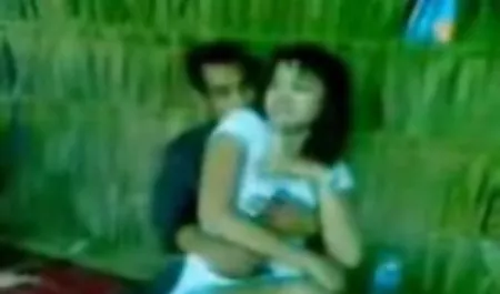 Stella Cox ältere Schwester deutsche kostenlose sexvideos fickte ihre Vagina und ihren Anus.