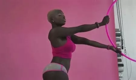 Silberhaarige Hottie deutsche sexfilme hd mit riesigen Busty fickte ihre Zelle