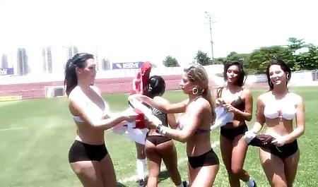 ASMR für Sie, während fickfilme kostenlos ich meine toplessen Haare mit meinen großen Brüsten bürste