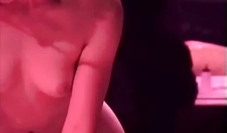 Busty Hottie Ass, während Fotze in deutsche teen sex filme Lesbo Dreifach lecken