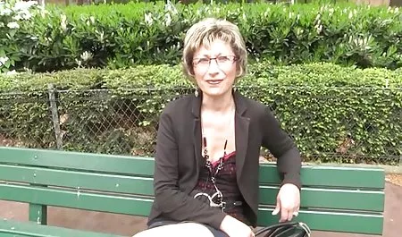 Russisches Teen saugt und schluckt Sperma im Park - deutsche pornos kostenlos schauen öffentlicher Blowjob