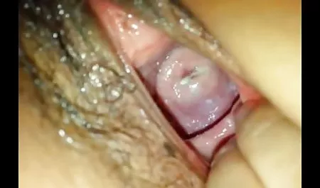 Lori Vargas wird hausfrauen fickfilme während der Masturbation in den Arsch gefickt