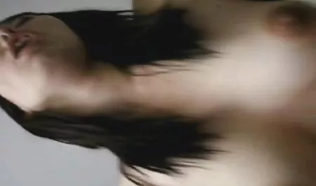 Seltsame Milf mega sexfilme Shanda Fay saugt einen Schwanz mit verbundenen Augen!