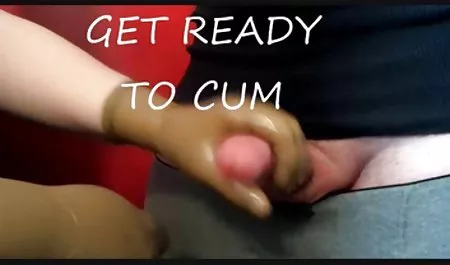 Schau unter meinen Rock. Eugene Smith dreht sich in einem Minirock deutschesexfilm in der Öffentlichkeit