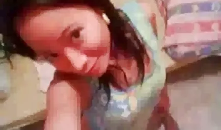 Geiles Paar mit lüsternen Oralsex deutschsprachige sexfime vor der Kamera