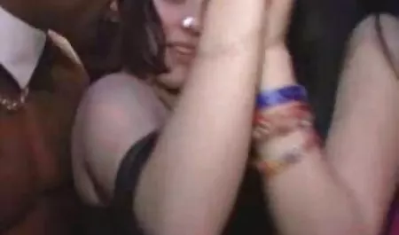 Zwei reiche deutsche free sex filme Nymphomaninnen gönnen sich eine hausgemachte Orgie