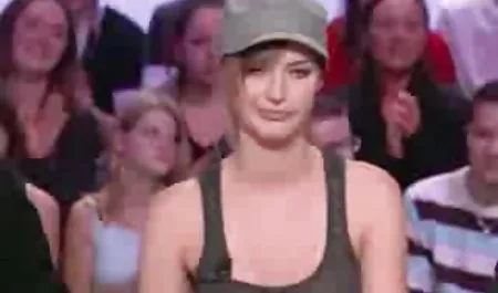 Große Brüste necken fkk fickfilme