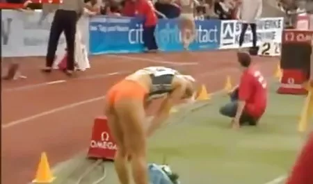 Kagney Lynn Carter kostenlos sexvideos anschauen Blondinen in Schwarz