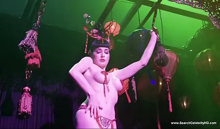 Lesbian Trainer, muffed Alexis kostenlose retro sexfilme Immersion Teenager in der Umkleidekabine!