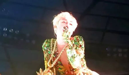 Sexy russische fkk fickfilme Teen Anal Creampie, um Ada zu kontrollieren