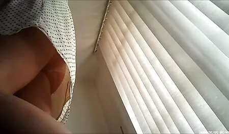 Heiße Teenie Gina Valentine spielt mit deutshe sex filme ihrem Essen und Muschi -