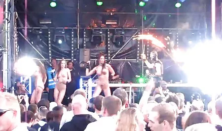 Kelsey lässt Kerl liste deutscher pornofilme Sperma aus ihrem Busch lecken