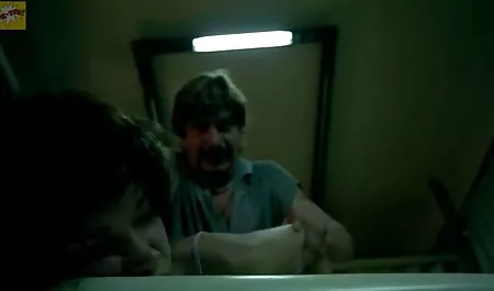 Alter Mann Vanx, der Teenagerbrüste sexfilme zu hause reibt