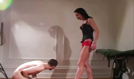 Die versaute Teenagerin Jill versteht es, ihren Stiefvater zu verführen - die deutschesexfilmekostenlos Realität der Könige