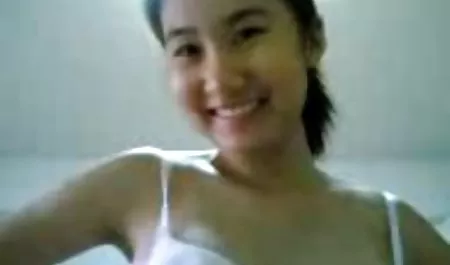 Alexis 19 kostenlose deutsche sex filme probiert einen Wanddildo