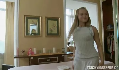 Die deutschepornos zierliche Schönheit Carmen Valentine Chrissy Daniels fickt im Bett!