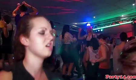 Nettes Mädchen kostenlose deutsche amateur pornos saugt bbc