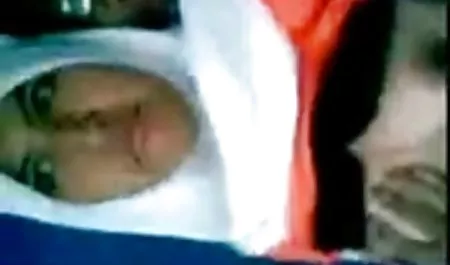 Gyms riesige natürliche Brüste Babe kostenlose deutschsprachige sex filme reibt Muschi über junge Turnhalle Cutie