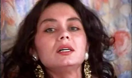 Heiße Lesben deutsche erotikfilme kostenlos anschauen Nina Kayi Carmen Valentine essen einen kleinen Happen!