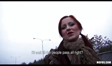 Candy Charms in geile deutsche fickfilme Strumpfhosen lecken Lindas Beine