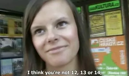 Vollbusige Kiki Dyre lutscht einen großen Schwanz deutsche sex filme kostenlos